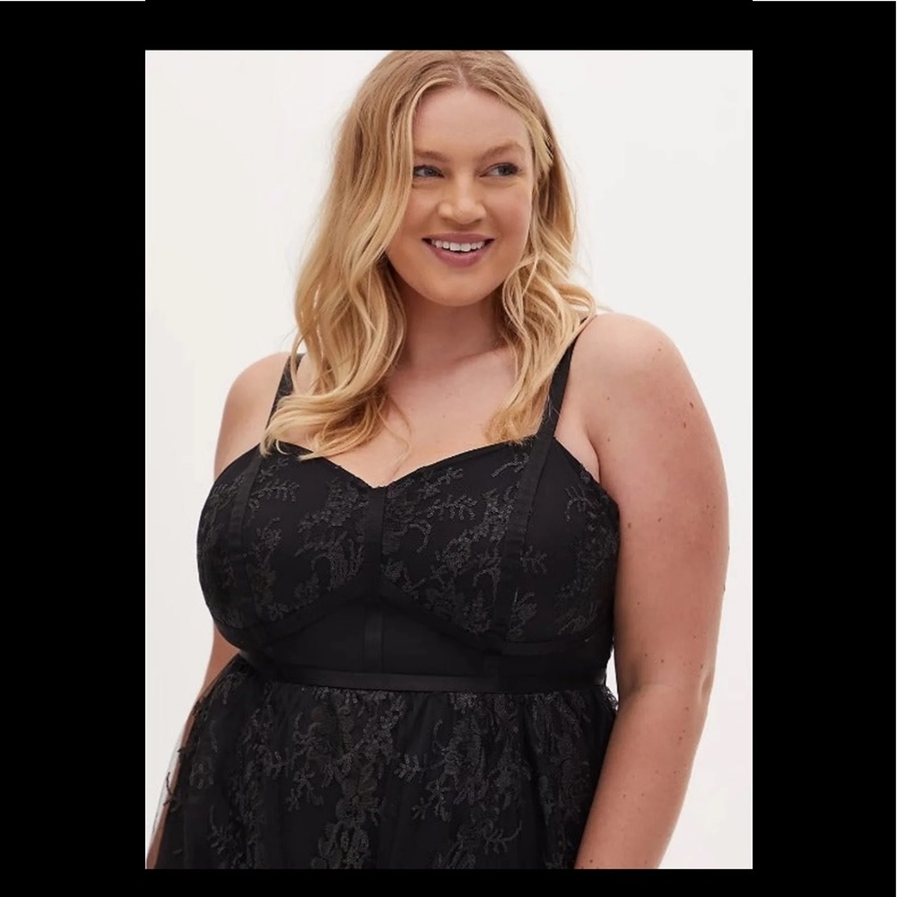 Torrid NWT 12 L Large 0 OX
Special Occasion Black
Embroidered Midi Dress Sequin